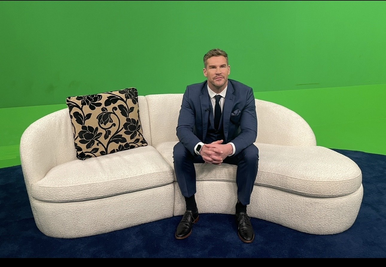 Craig Stevens on set