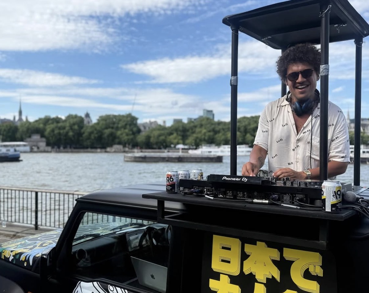 Ollie Pittam DJing at -196 on London's Southbank