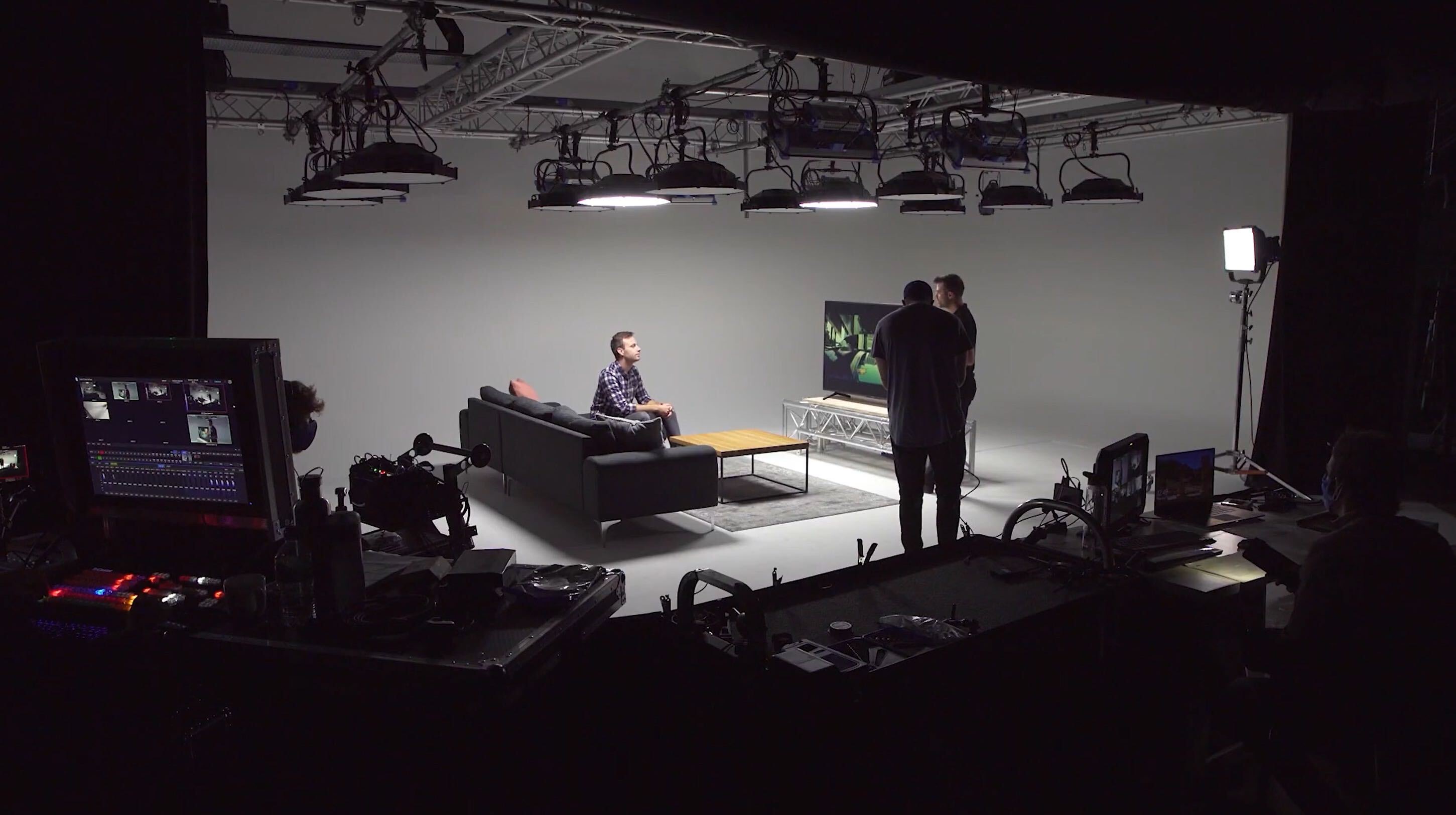 Rob Thornton mid-interview on a TV studio set